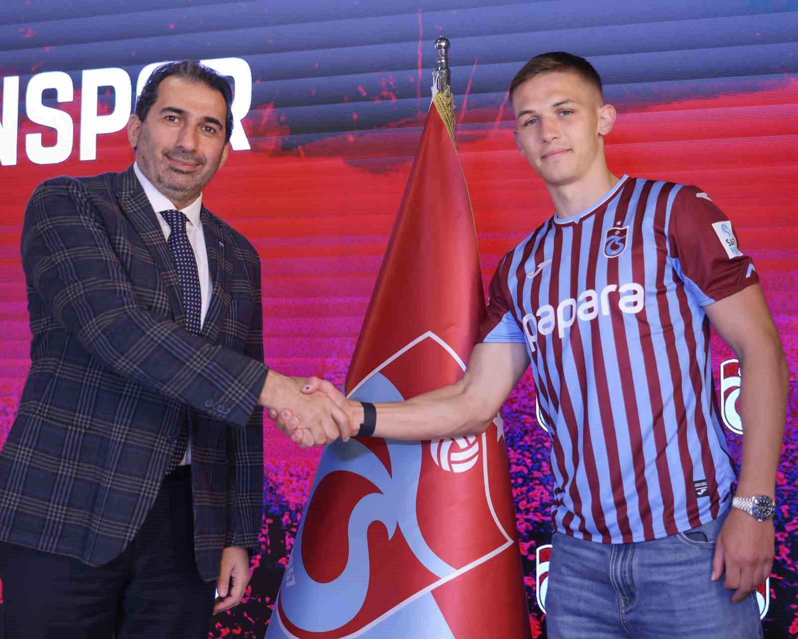 Trabzonspor’un Ukraynalı golcüsü Sikan imzayı attı
