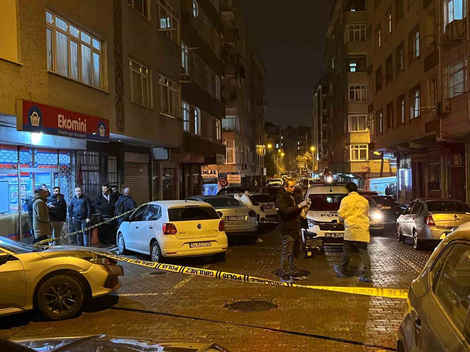 Bahçelievler’de seyir halindeki motosiklete silahlı saldırı: 1 ölü, 1 yaralı
