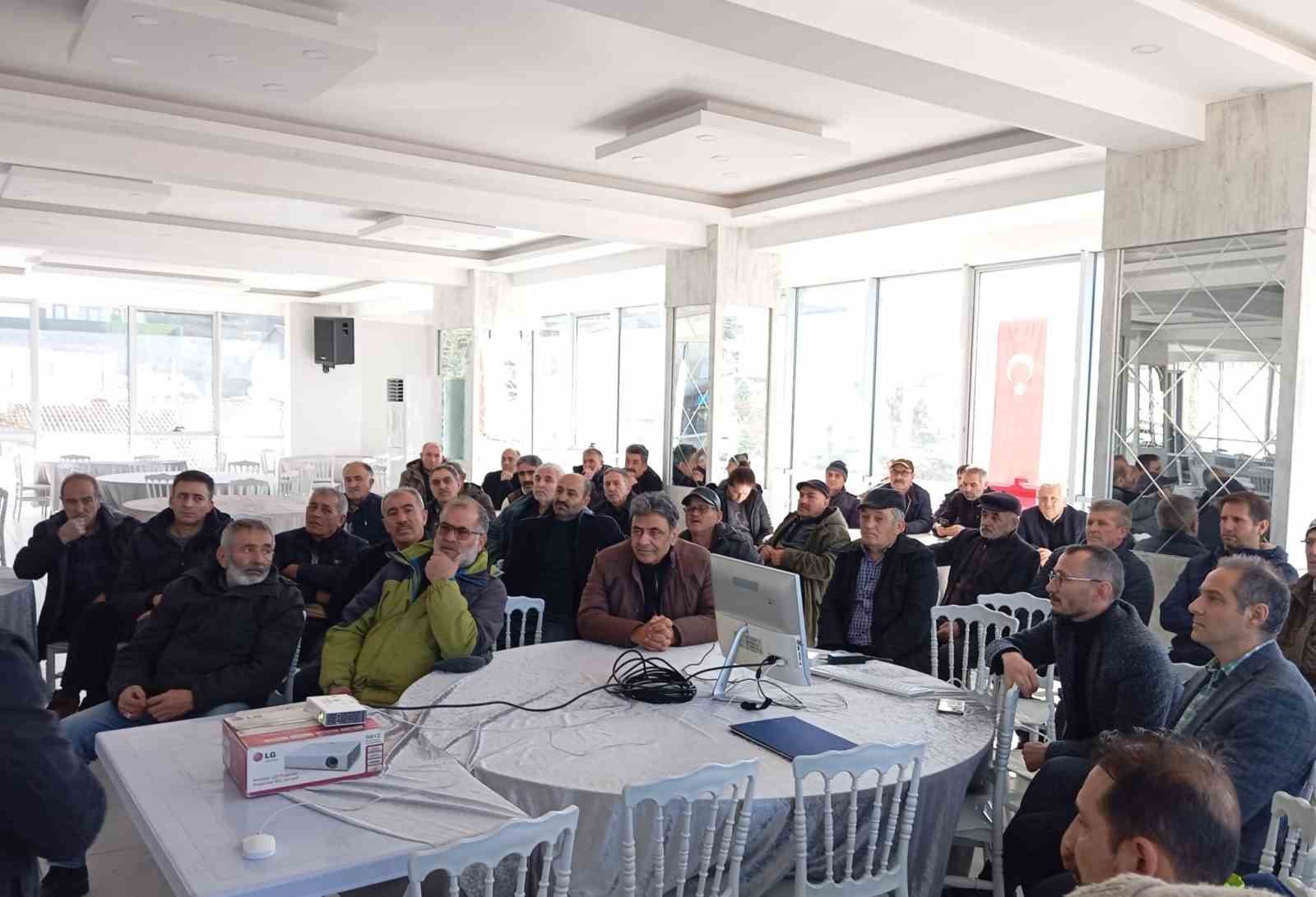 Erzincan’da 4 ilçede arıcılara varroa ilacı dağıtıldı
