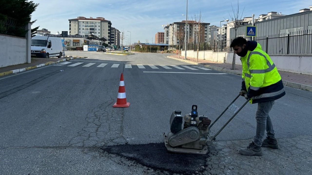 Silivri’de altyapı ve yol çalışmaları hız kesmeden devam ediyor
