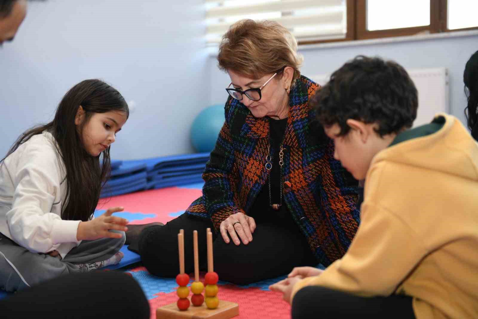 Başkan Çelik çocuklarla eğlenceli vakit geçirdi
