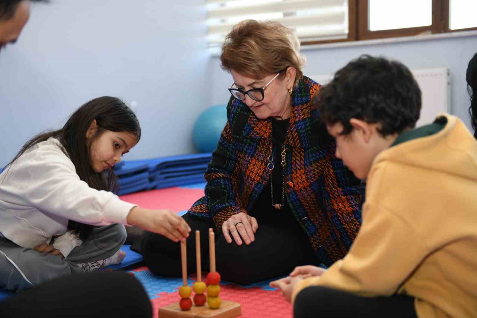 Başkan Çelik çocuklarla eğlenceli vakit geçirdi
