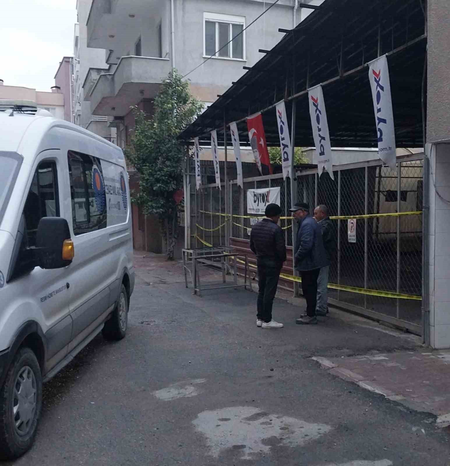 Mersin’de iş yerinde uyuyan genç yanarak hayatını kaybetti
