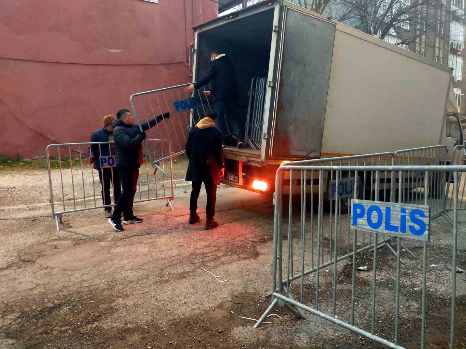 Tahliye edilen otoparklar ücretsiz oldu
