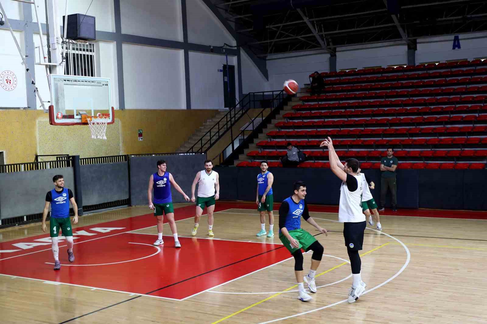 Sakarya Büyükşehir basket takımı ikinci devreye galibiyet serisiyle başladı
