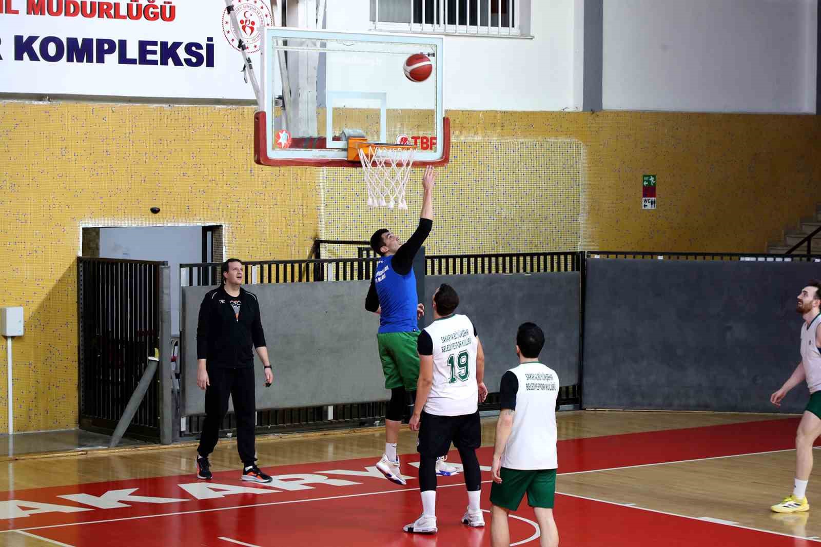 Sakarya Büyükşehir basket takımı ikinci devreye galibiyet serisiyle başladı
