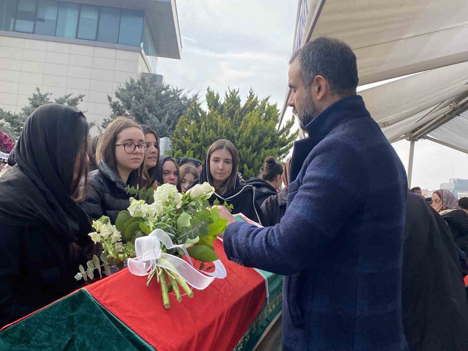 Otel yangınında hayatlarını kaybeden Dayı ailesi son yolculuğuna uğurlandı
