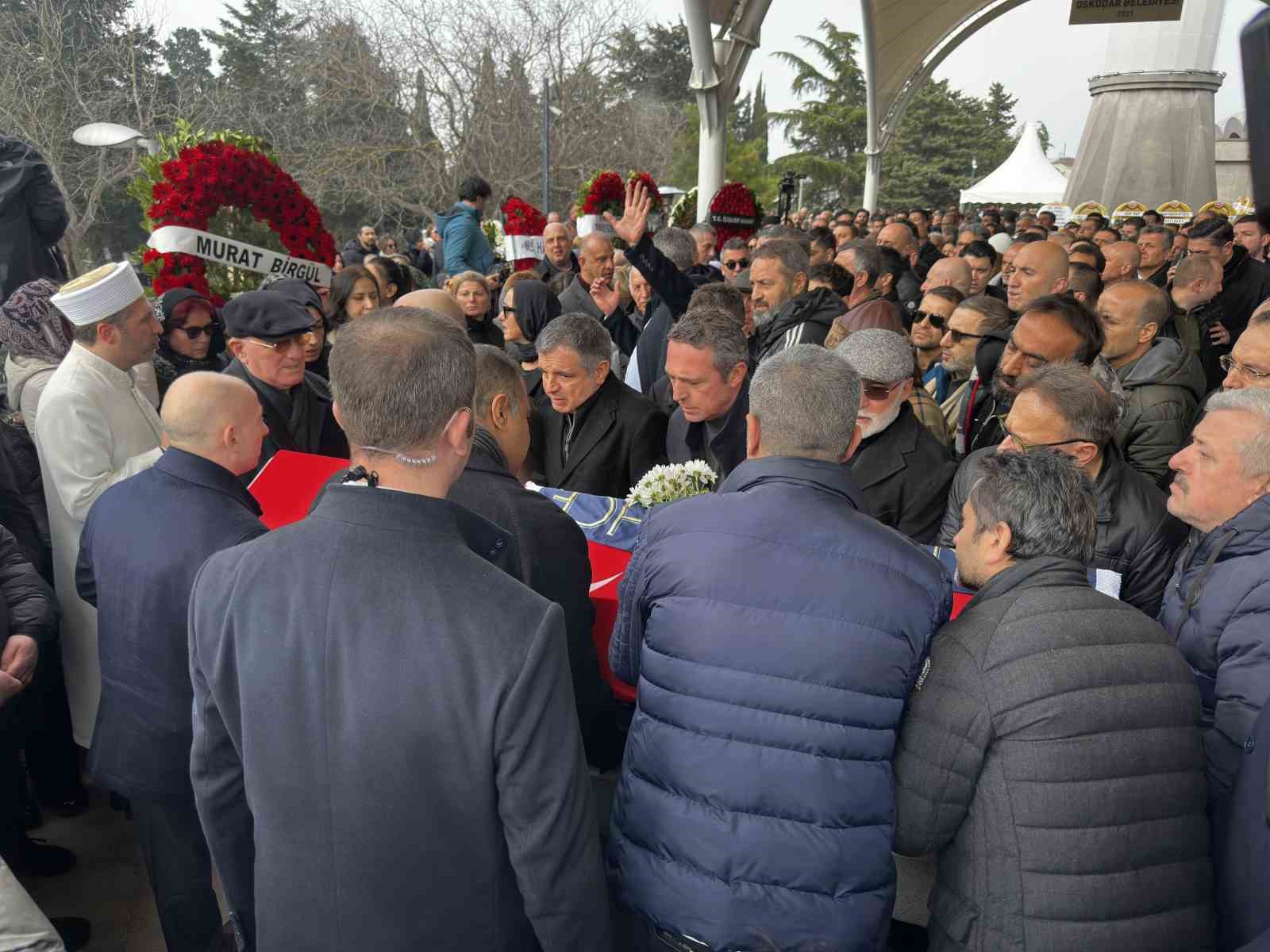 Fenerbahçeli sporcu Vedia Nil Apak ve annesi Ferda Apak son yolculuğuna uğurlandı
