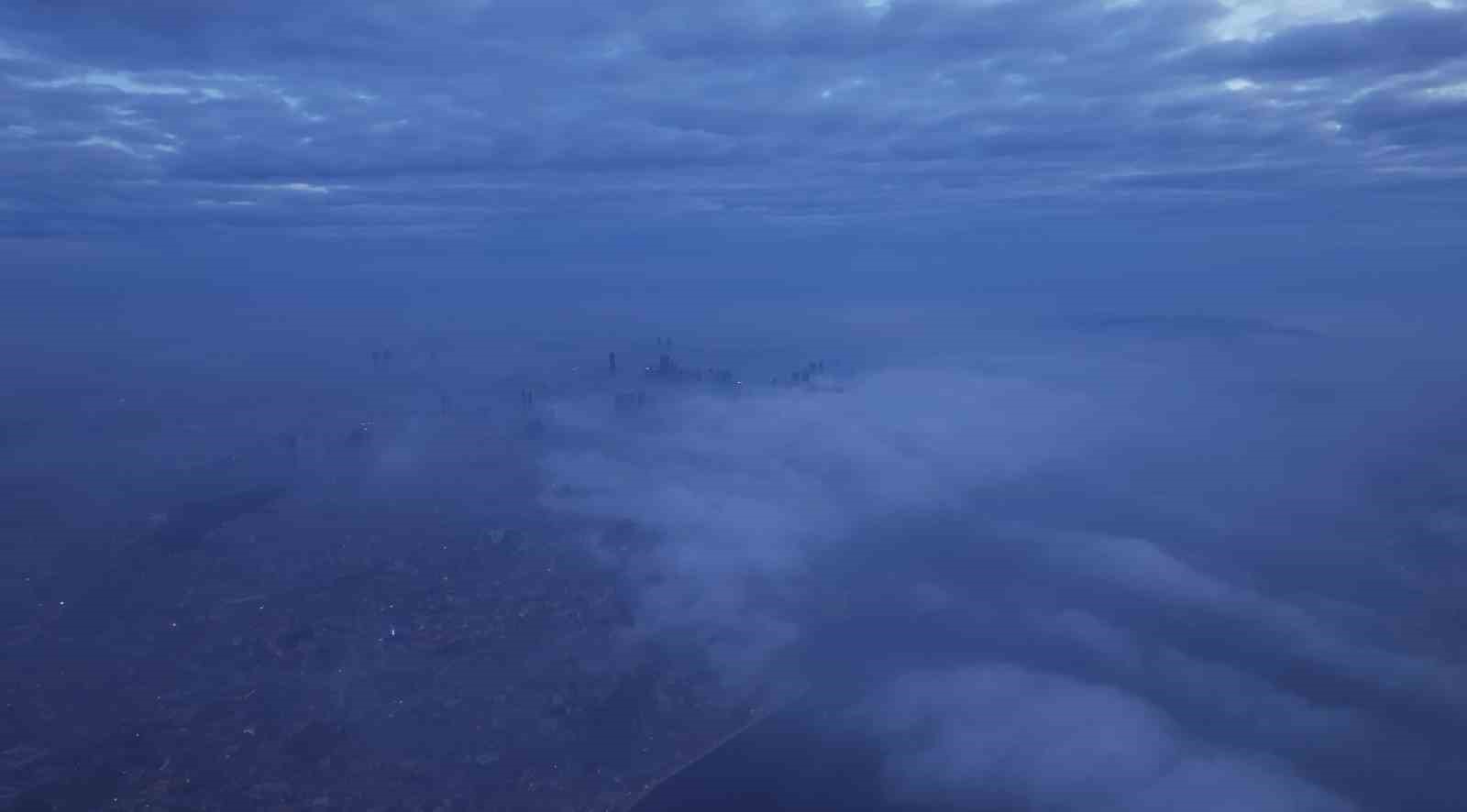 İstanbul’un Sislerle Kaplanan Gökdelenleri Büyüledi.