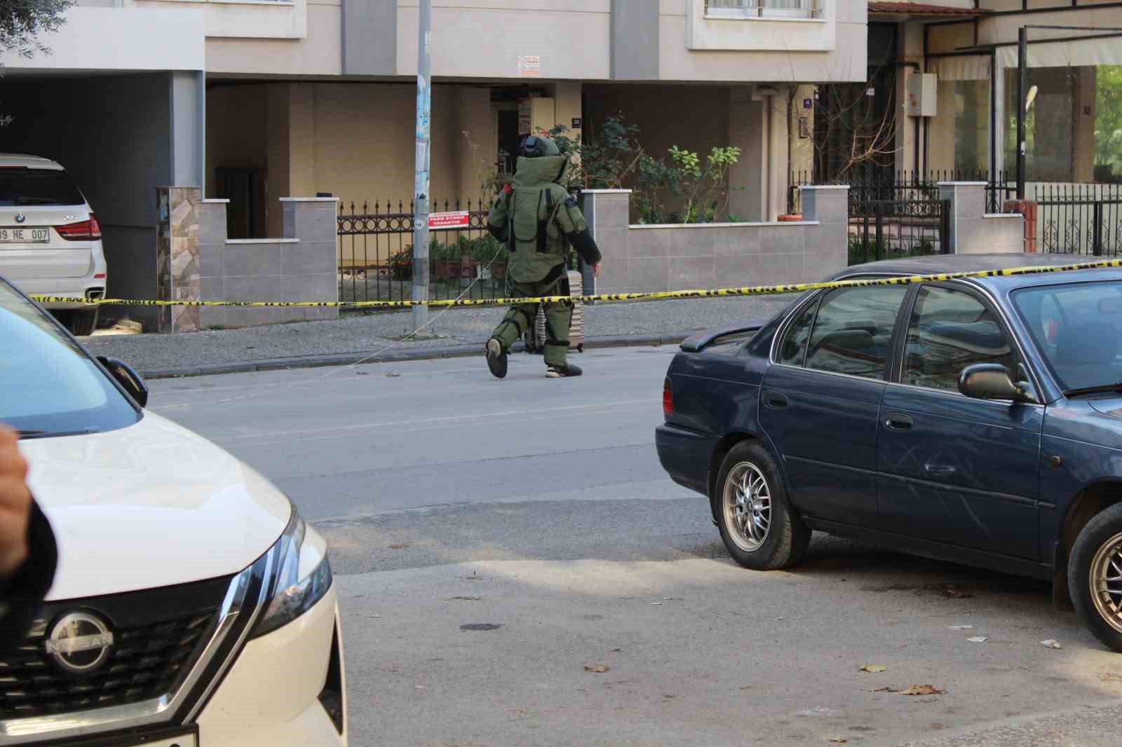 Yol kenarına bırakılan şüpheli valiz ekipleri harekete geçirdi
