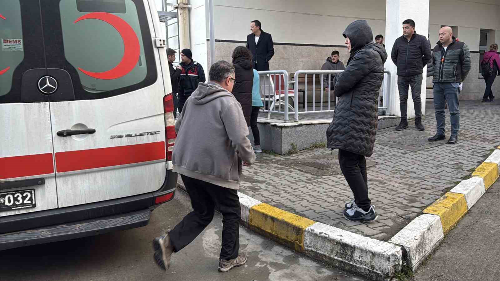 Otel yangınına ilişkin gözaltına alınanlar sağlık kontrolü için hastaneye getirildi
