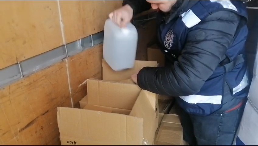 Samsun’da 1 ton kaçak etil alkol ele geçirildi
