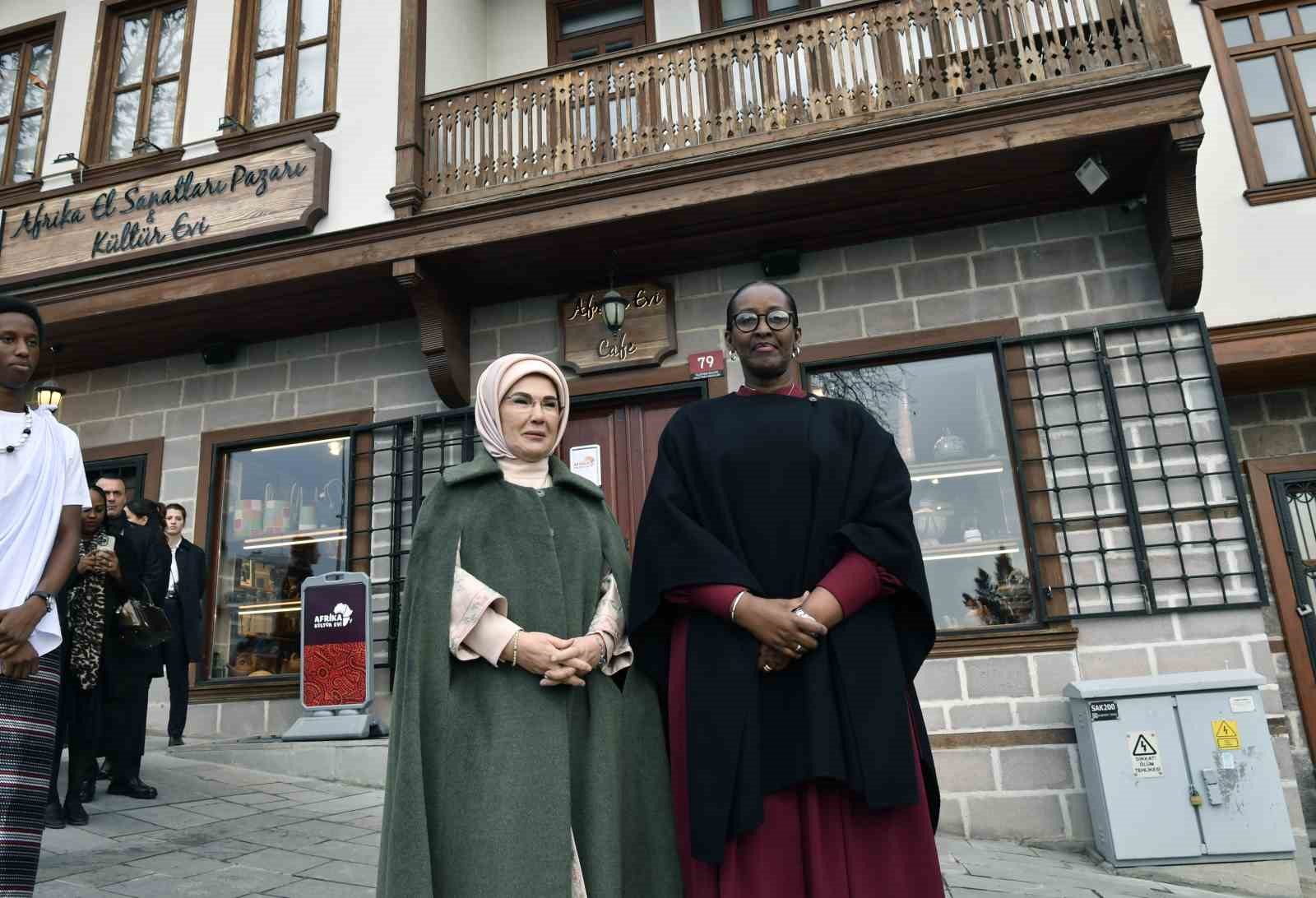 Emine Erdoğan, Ruanda Cumhurbaşkanı’nın eşi Jeannette Kagame ile bir araya geldi
