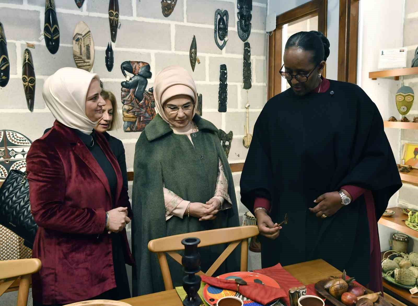 Emine Erdoğan, Ruanda Cumhurbaşkanı’nın eşi Jeannette Kagame ile bir araya geldi
