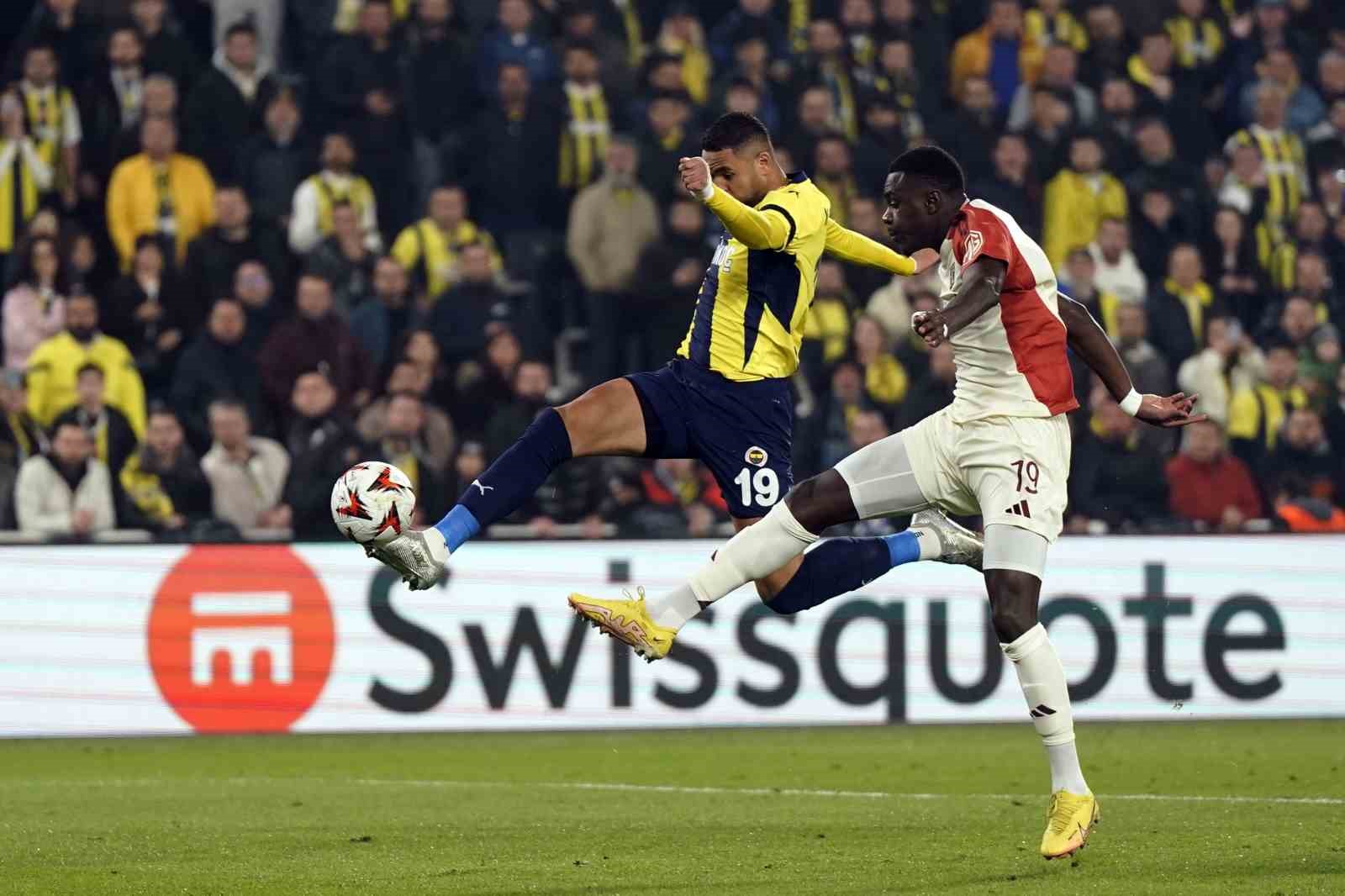 UEFA Avrupa Ligi: Fenerbahçe: 0 - Lyon: 0 (Maç devam ediyor)
