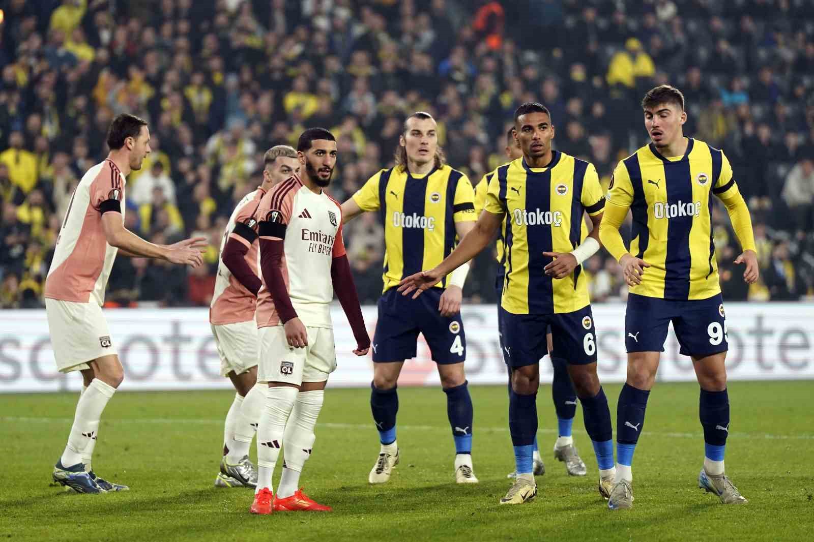 UEFA Avrupa Ligi: Fenerbahçe: 0 - Lyon: 0 (Maç devam ediyor)
