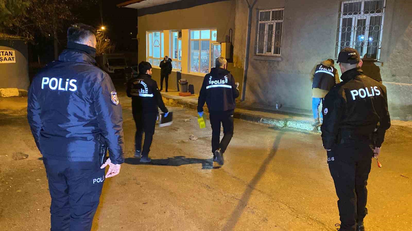 Elazığ’da silahlı ve bıçaklı kavga: 2 yaralı
