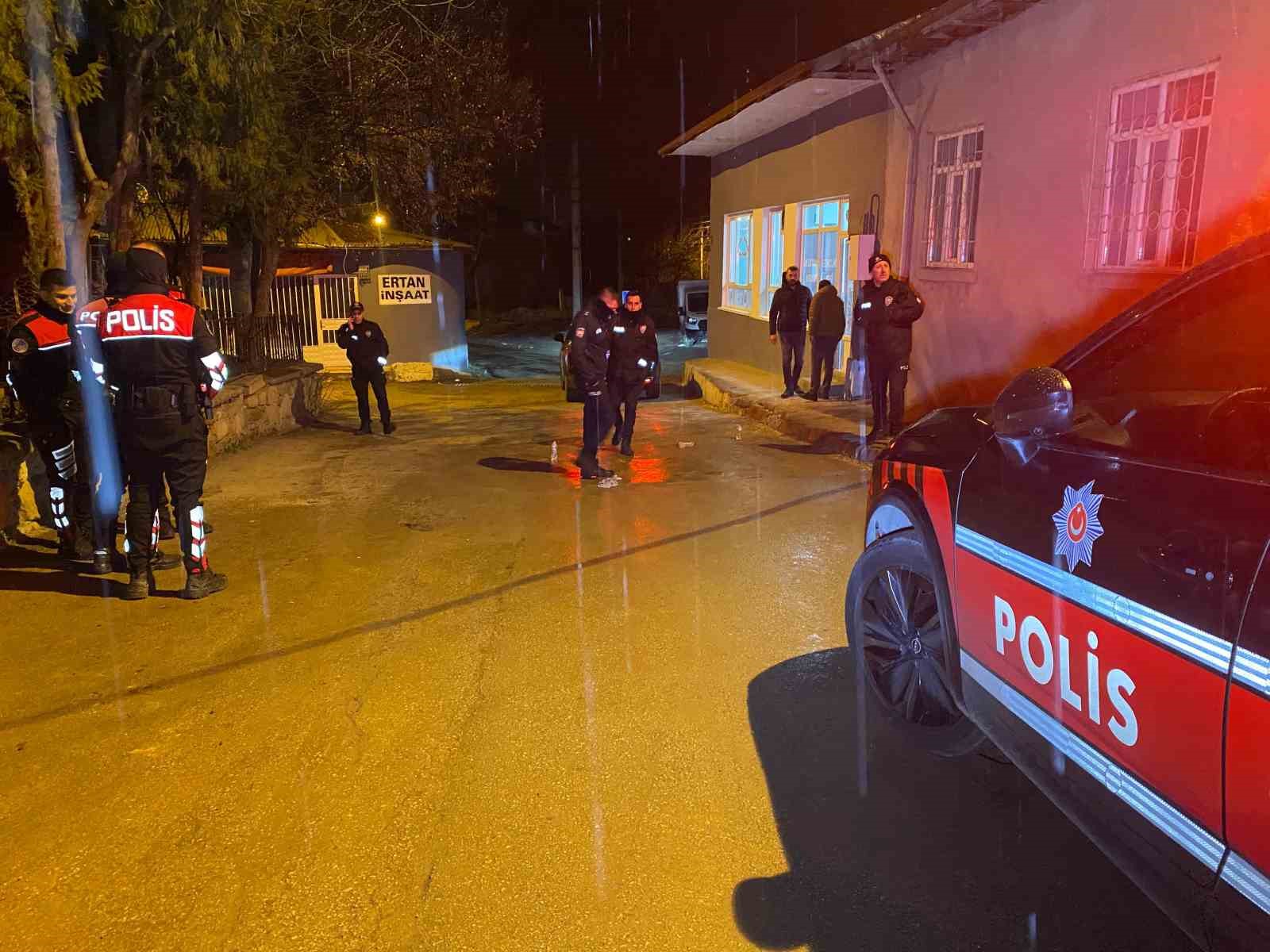 Elazığ’da silahlı ve bıçaklı kavga: 2 yaralı
