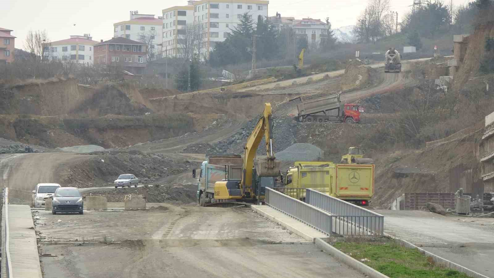 Türkiye’nin en maliyetli şehir içi yollarından Kanuni Bulvarı inşaatında sona doğru
