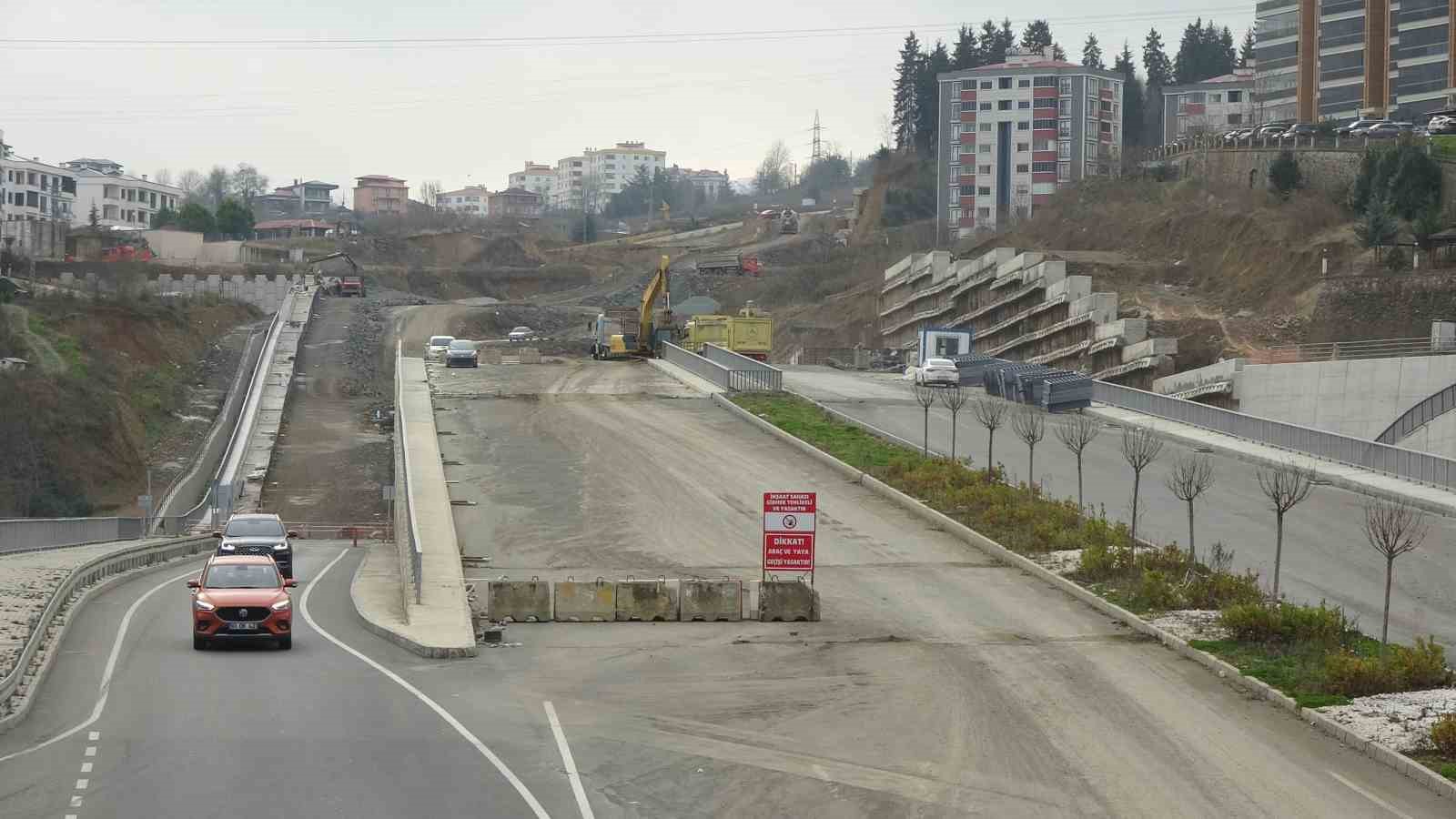 Türkiye’nin en maliyetli şehir içi yollarından Kanuni Bulvarı inşaatında sona doğru
