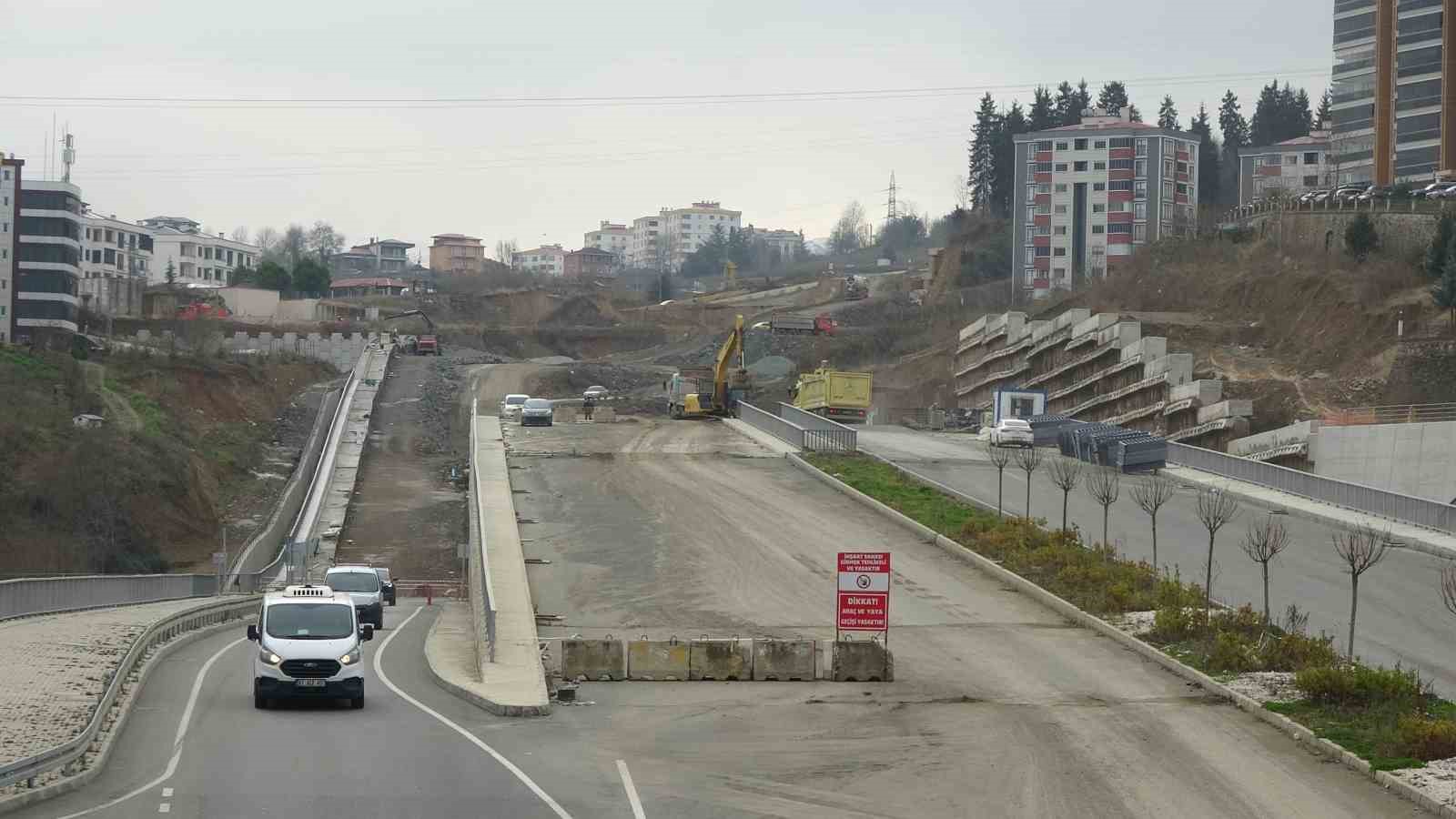 Türkiye’nin en maliyetli şehir içi yollarından Kanuni Bulvarı inşaatında sona doğru
