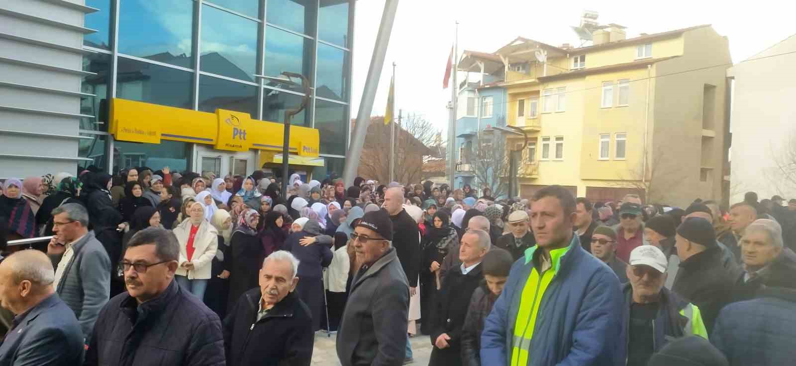 Hisarcık’tan 58 kişilik umre grubu kutsal topraklara uğurlandı
