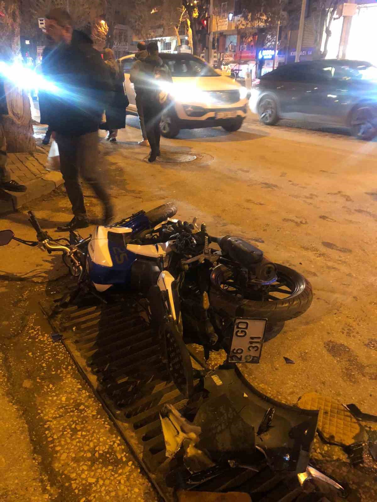 Bilecik’te otomobil ile motosikletin çarpıştı; 1 kişi yaralandı
