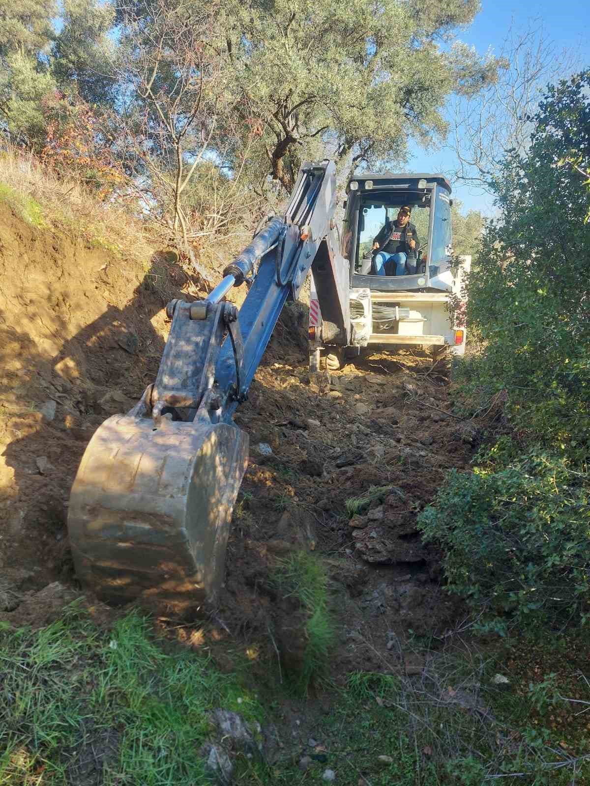 Başkan Özel, vatandaşların taleplerini yerine getirmeye devam ediyor
