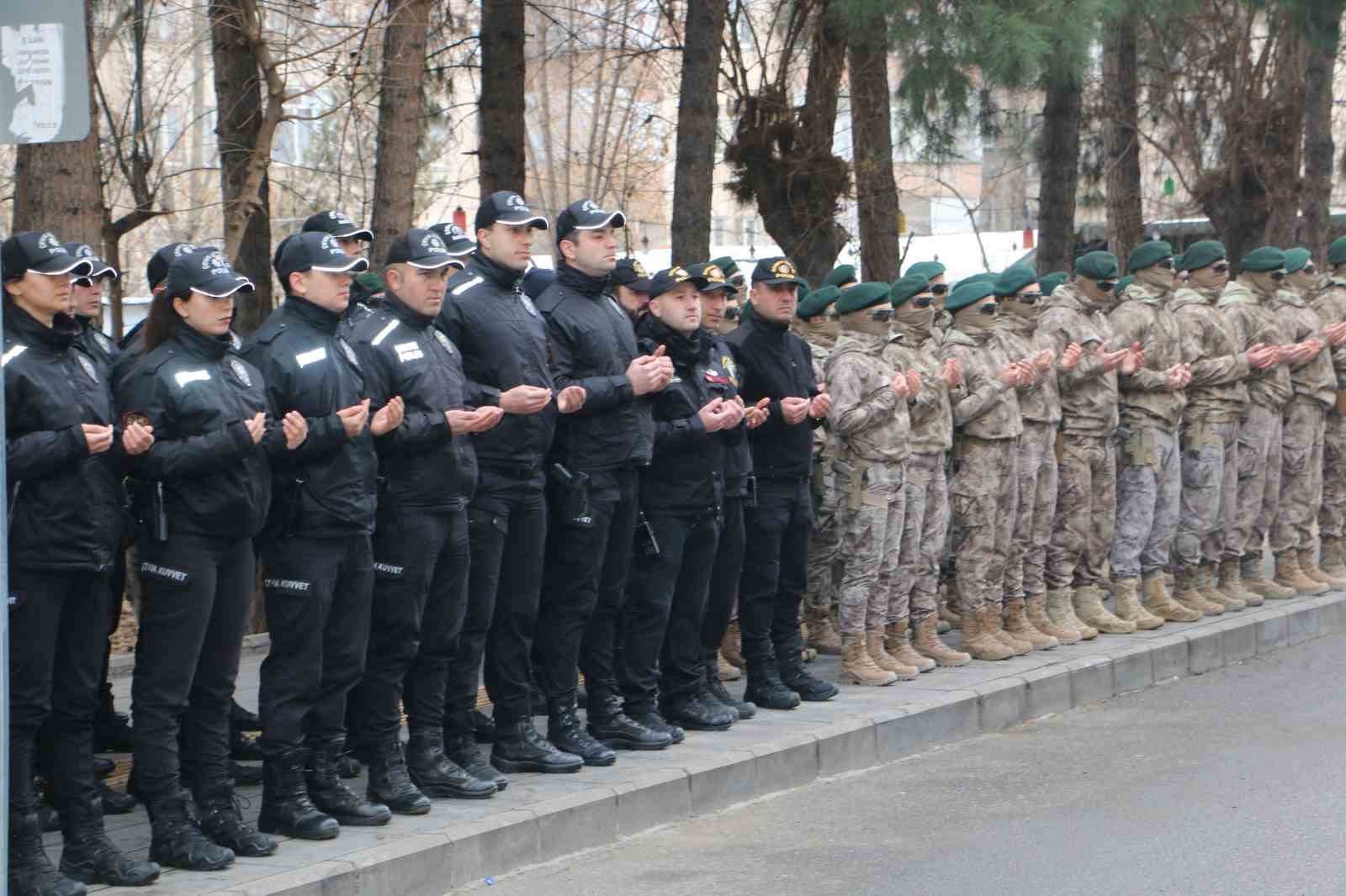 Diyarbakır’da şehit edilen Ali Gaffar Okkan ve 5 polis memuru anıldı
