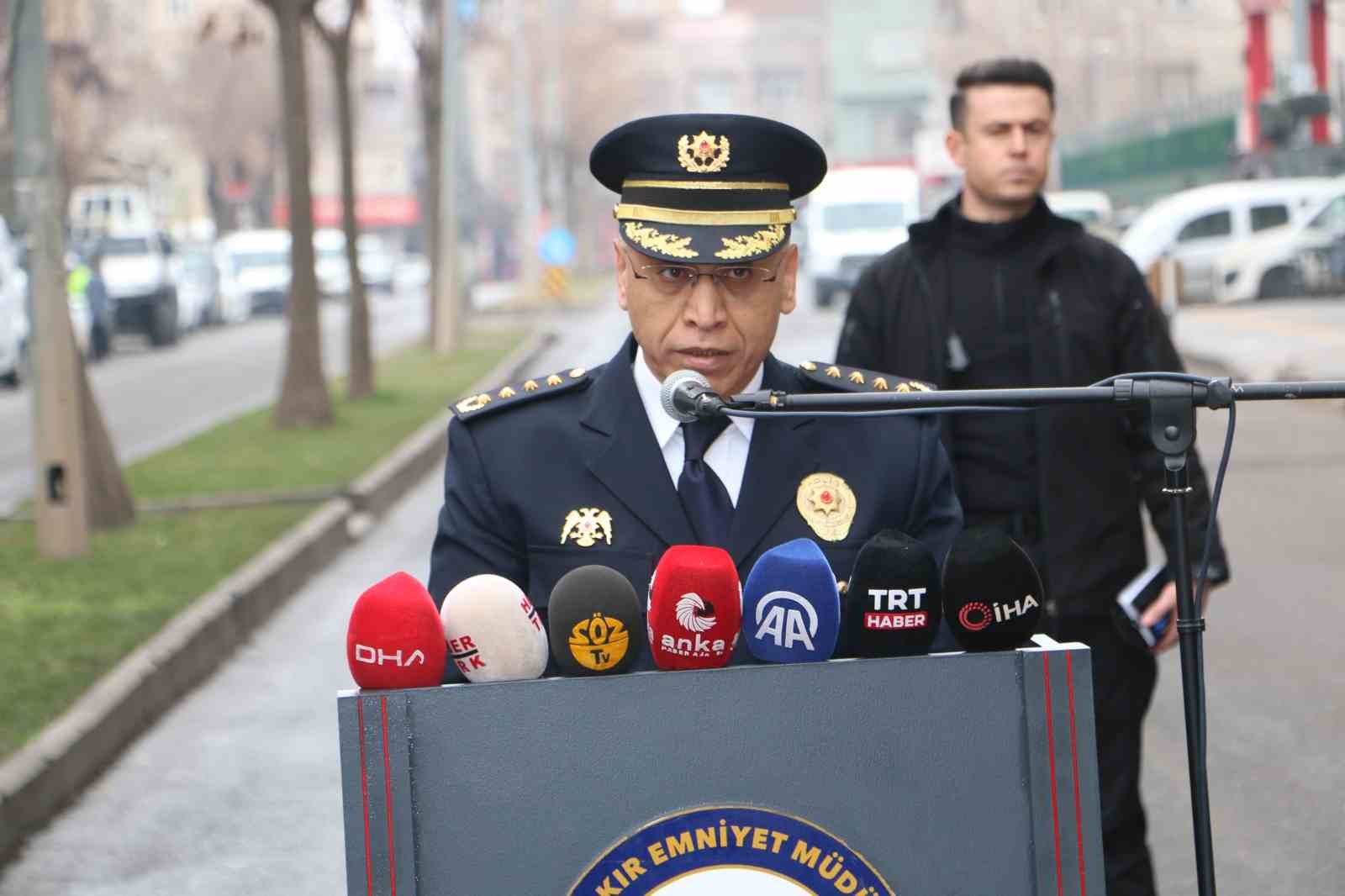 Diyarbakır’da şehit edilen Ali Gaffar Okkan ve 5 polis memuru anıldı
