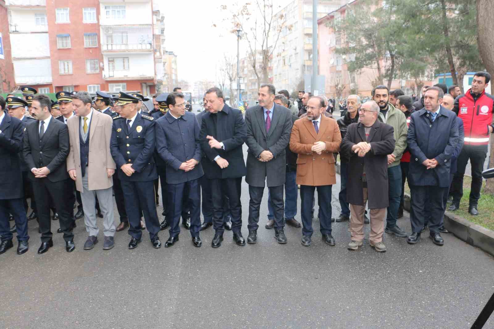 Diyarbakır’da şehit edilen Ali Gaffar Okkan ve 5 polis memuru anıldı
