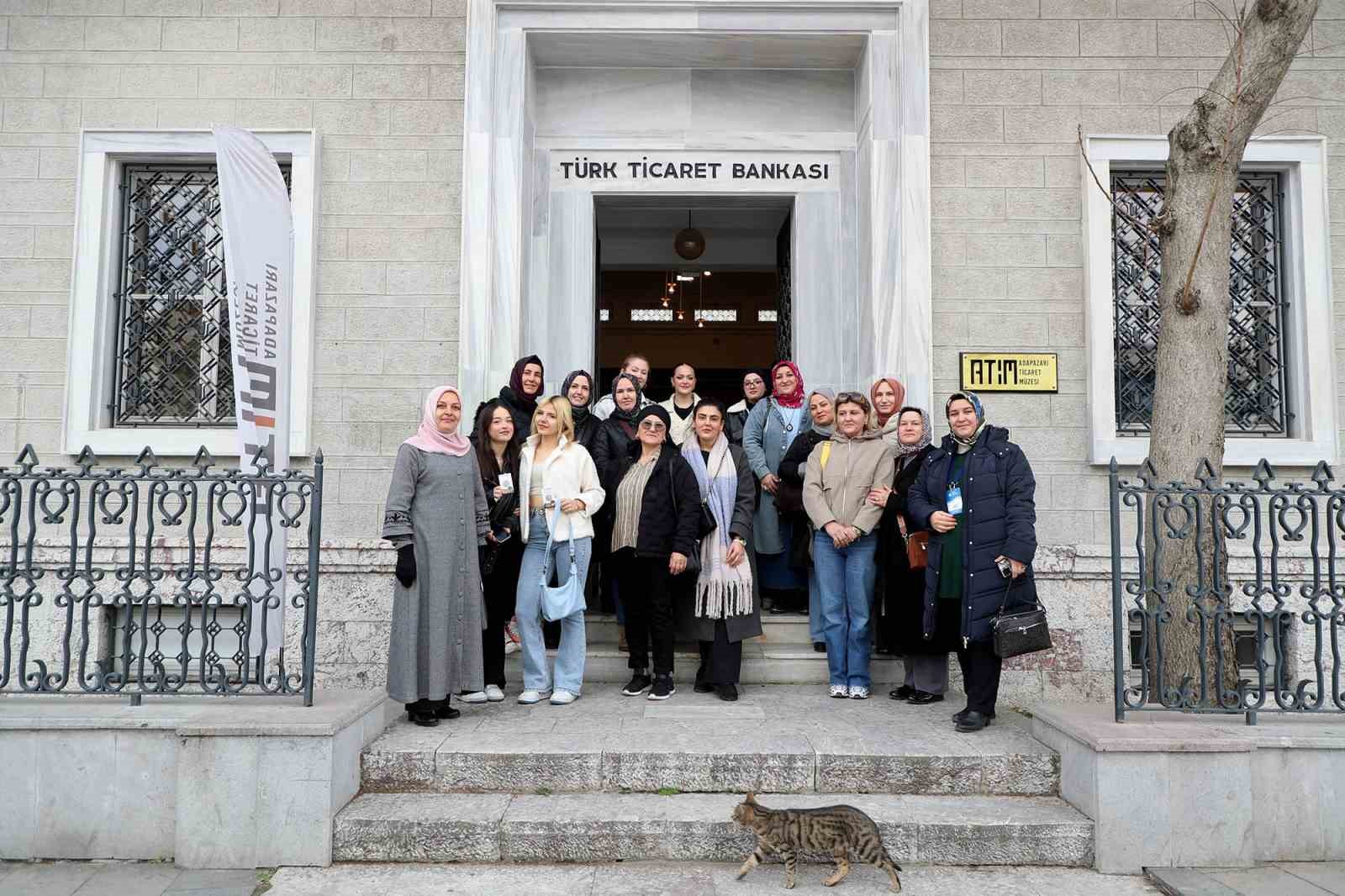 Ev hanımı ile çalışan annelere yönelik müze ve sergi gezisi
