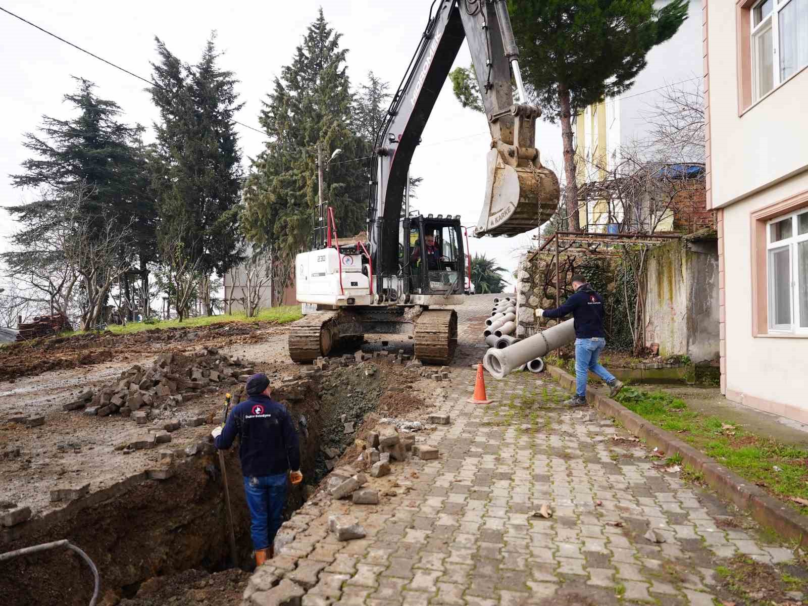 Konuralp bölgesinde kanalizasyon yenileme çalışması
