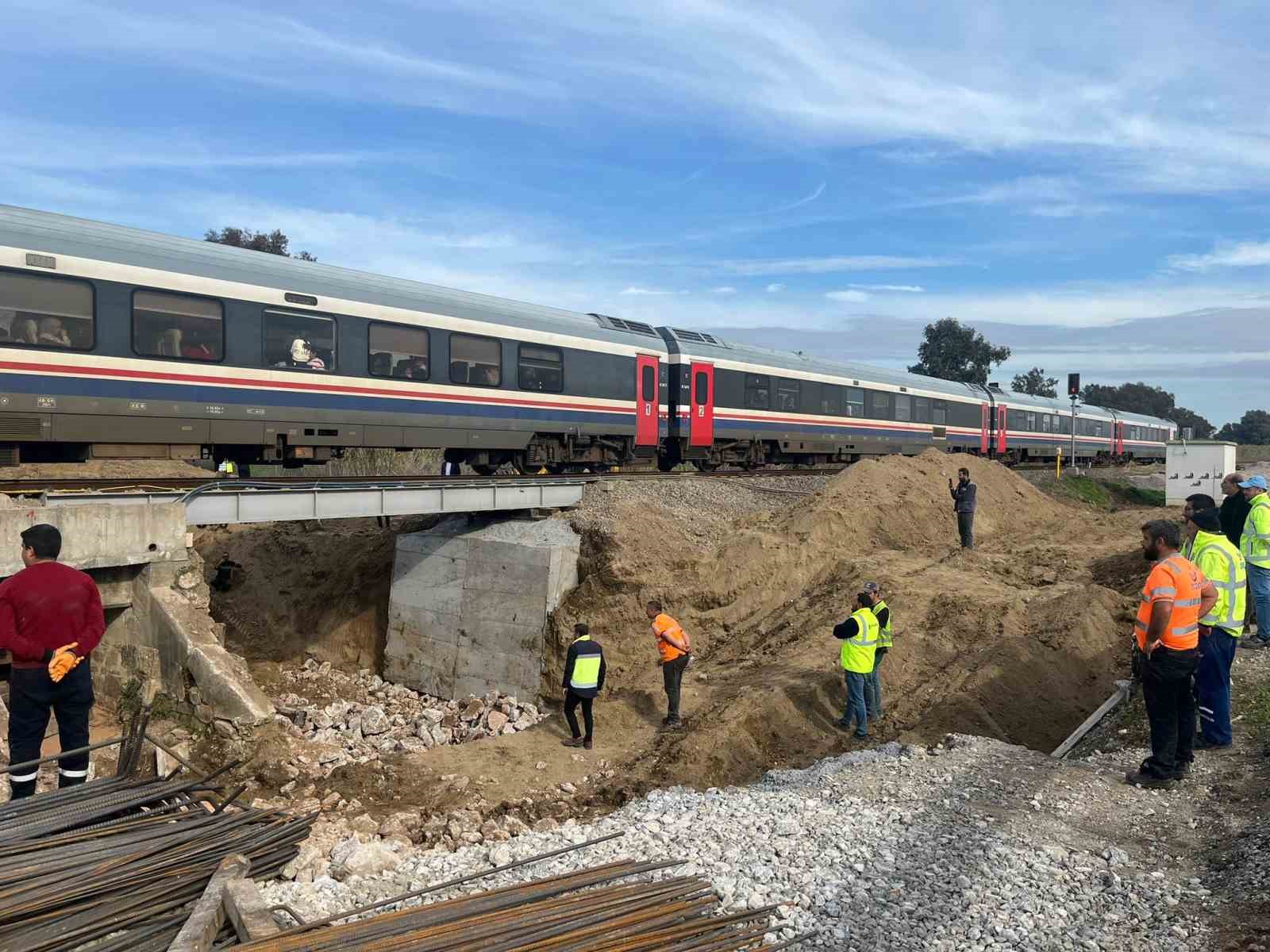 Menfez çalışması nedeniyle durdurulan tren seferleri başladı
