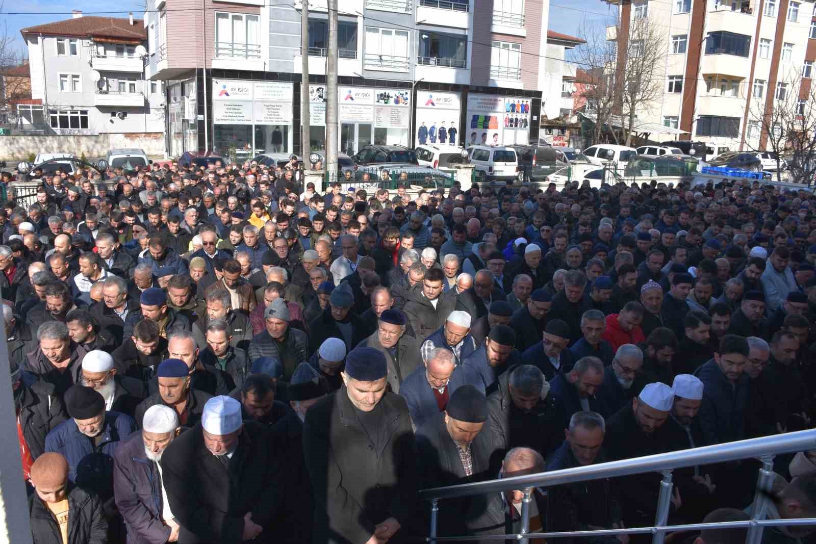 Feci kazada hayatını kaybeden anne ve kızına son görev
