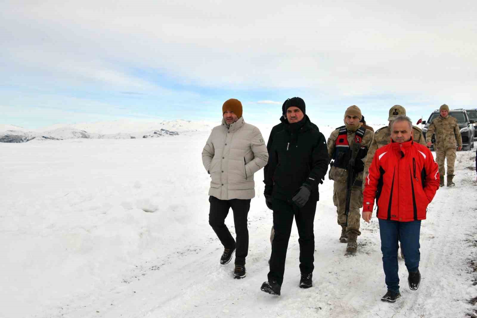 Vali Baruş Süleymaniye Kayak Merkezi’nin yapılacağı alanda incelemelerde bulundu
