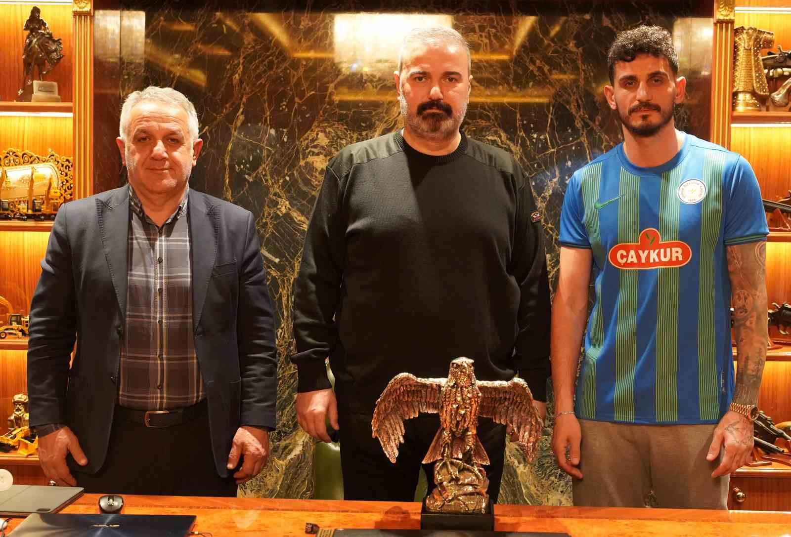 Çaykur Rizespor, Samet Akaydin’i renklerine bağladı
