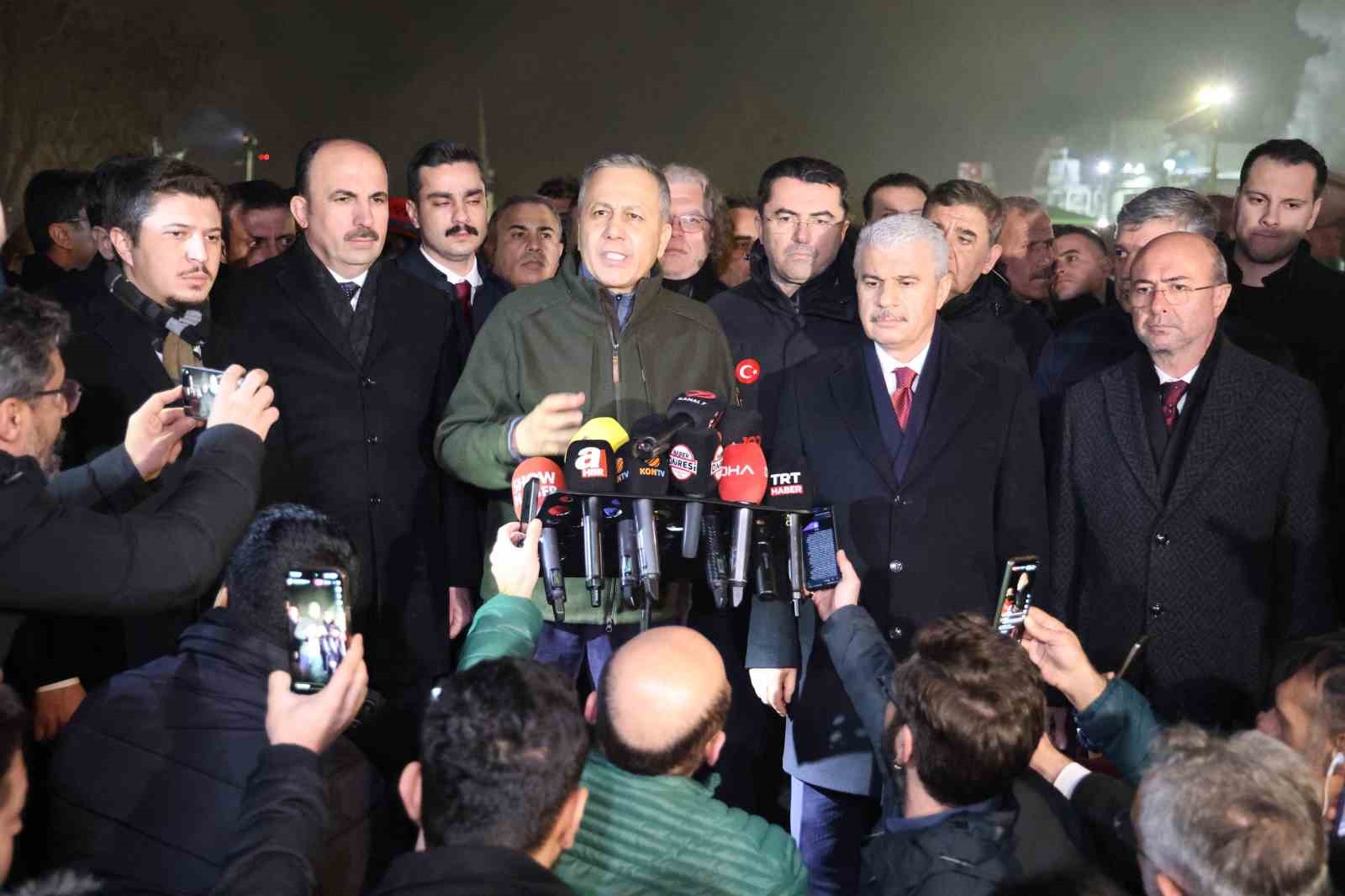 İçişleri Bakanı Ali Yerlikaya’dan çöken binaya ilişkin açıklama
