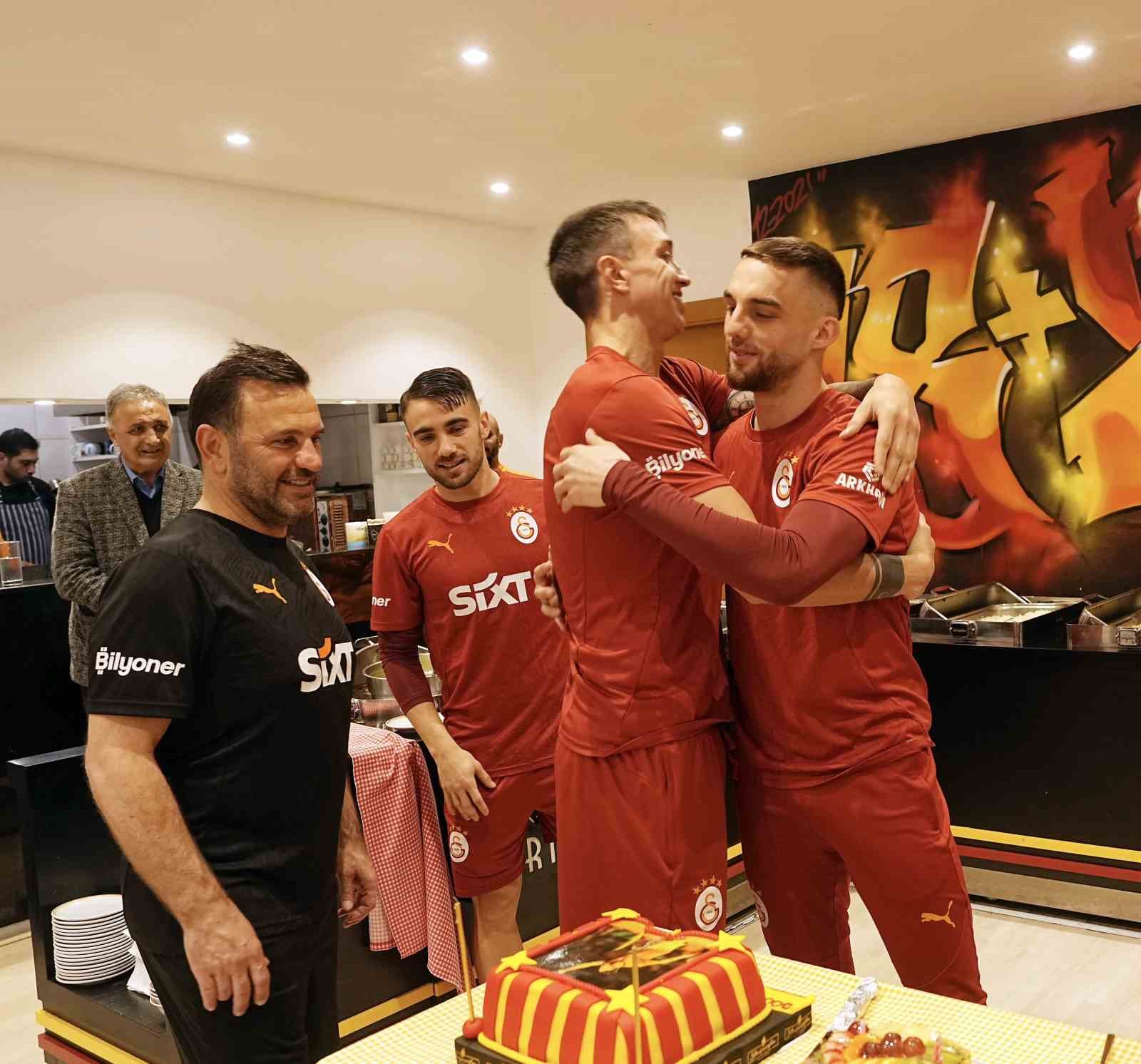 Galatasaray’da, Berkan Kutlu’nun doğum günü kutlandı
