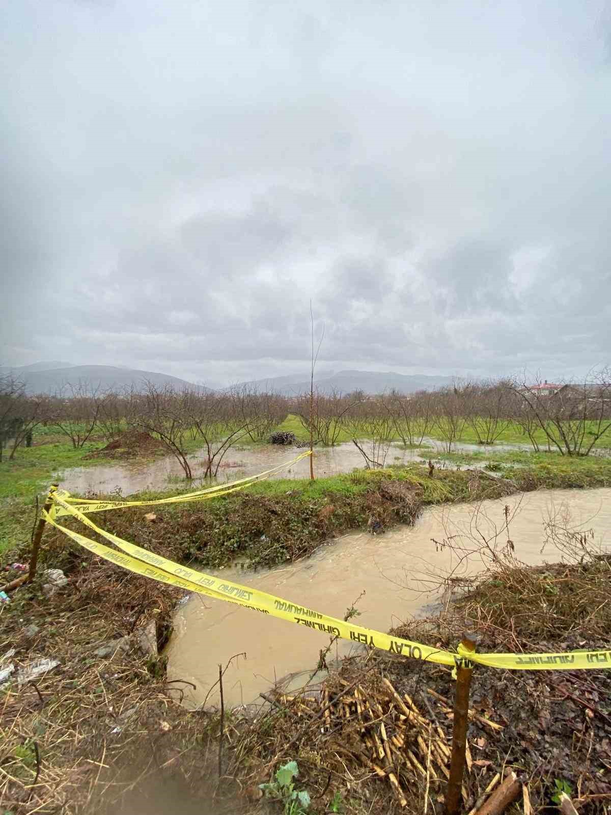 Sakarya’da acı olay: Tıkanan rögarı açmak isterken canından oldu
