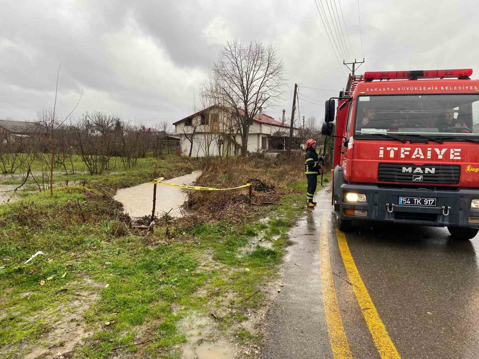 Sakarya’da acı olay: Tıkanan rögarı açmak isterken canından oldu
