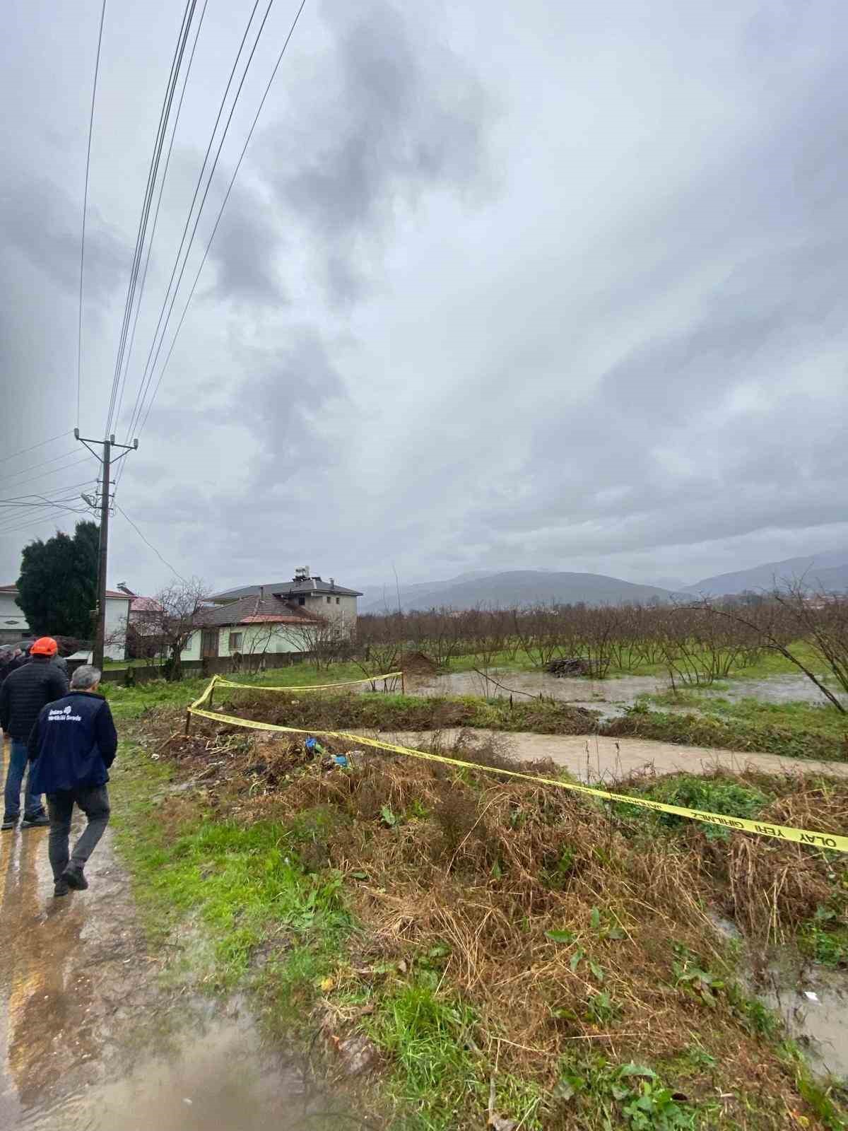 Sakarya’da acı olay: Tıkanan rögarı açmak isterken canından oldu
