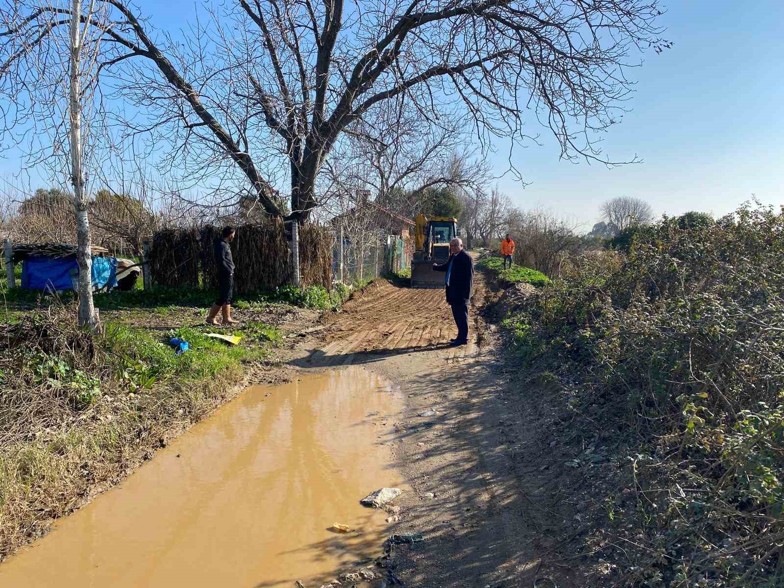 Sultanhisar’da bozulan yollar yeniden yapıyor
