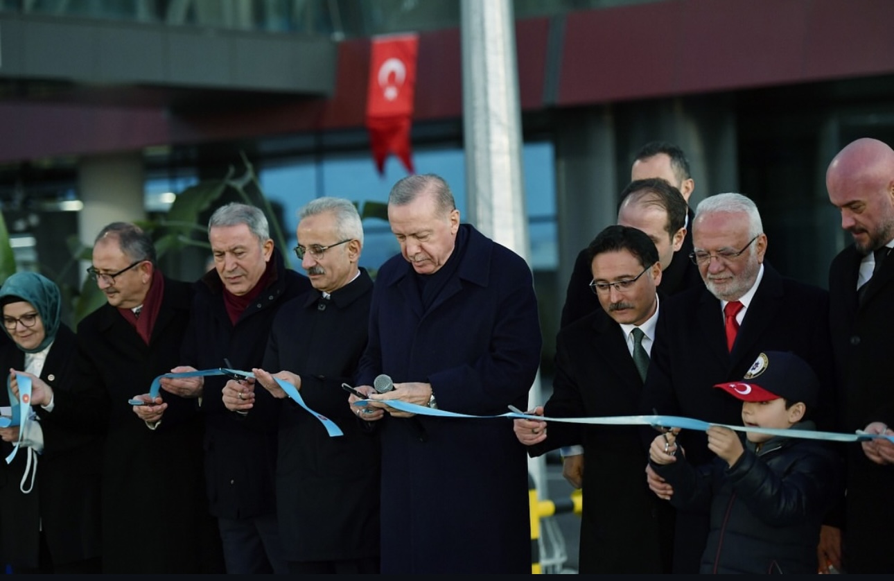 Kayseri Havalimanı’nın Yeni Terminal Binası Açıldı: Yolcu Kapasitesi 6 Milyona Çıktı